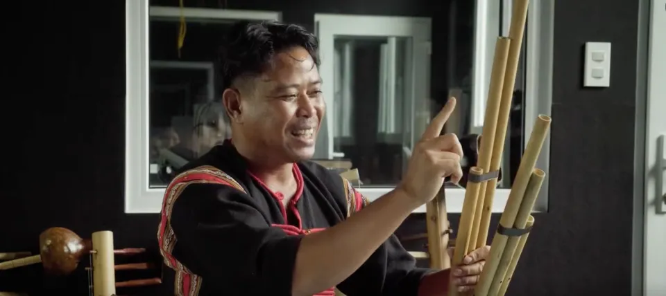 Social - SEASOUND: About "Đing Năm"